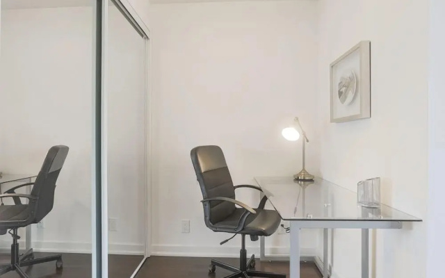 Noel Suites - York and Harbour St.