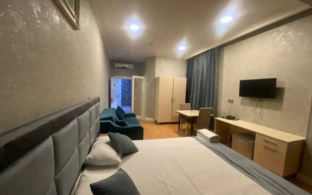 Eleon Hotel