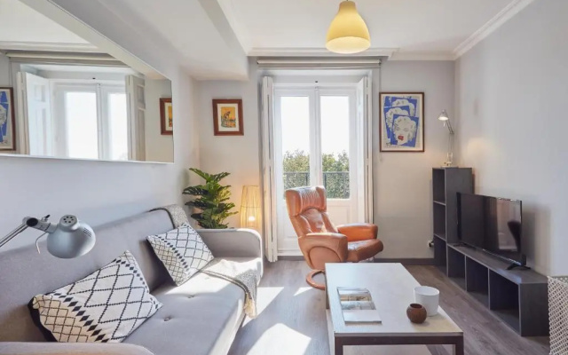 LEEWAYS APARTMENT VII in ALCALÁ 99