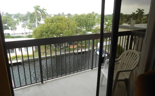 Surfsider Resort