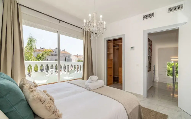 Sunny Camelia Villa Heated pool