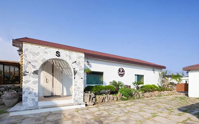 Yololala GuestHouse - Hostel
