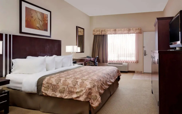 Ramada Lac La Biche