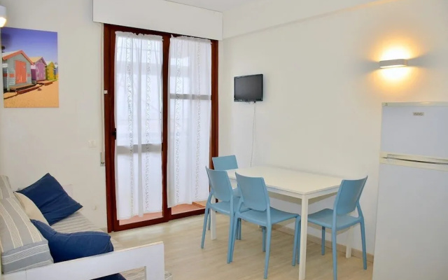 Beachfront Two-room Apartment-beahost