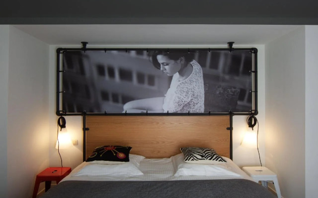 Zoom Hotel
