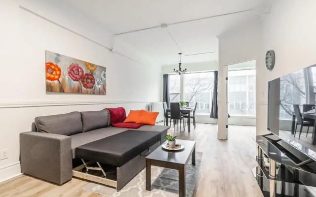3BR Apartment With Netflix Near King Street