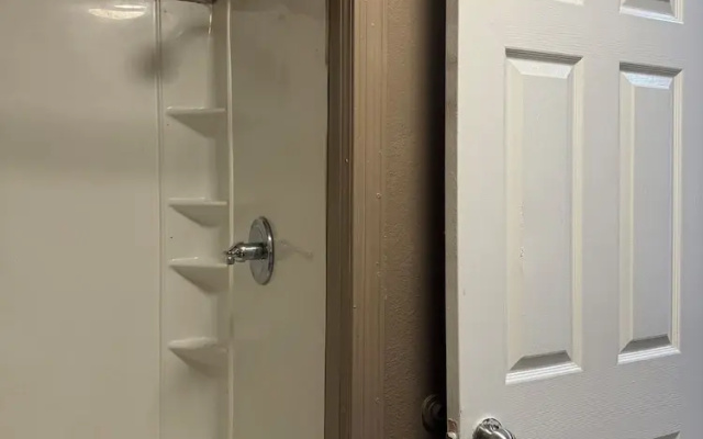 Live In Lodge Extended Stay