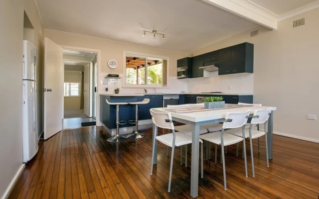 Shoalz, 28 Rigney Street