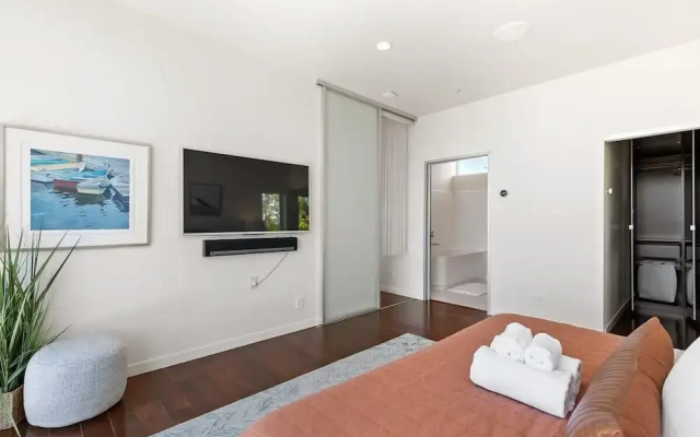 @ Marbella Lane - Cozy and Eccentric Design Home
