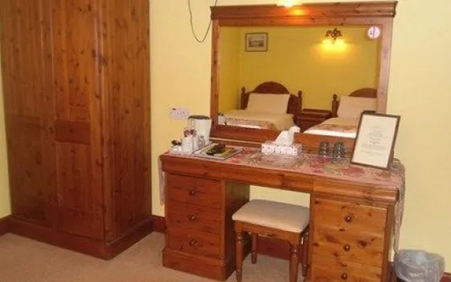 Horse and Hound Country Inn