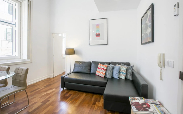LV Premier Chiado CH6 AC, elevator, central, new