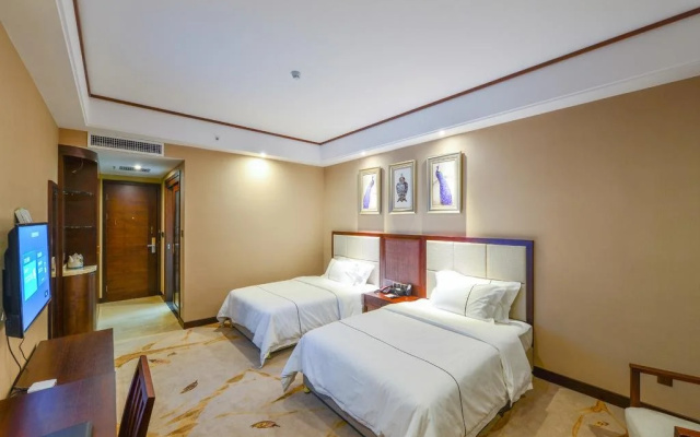 Yingjiang River Bian Chui Hotel