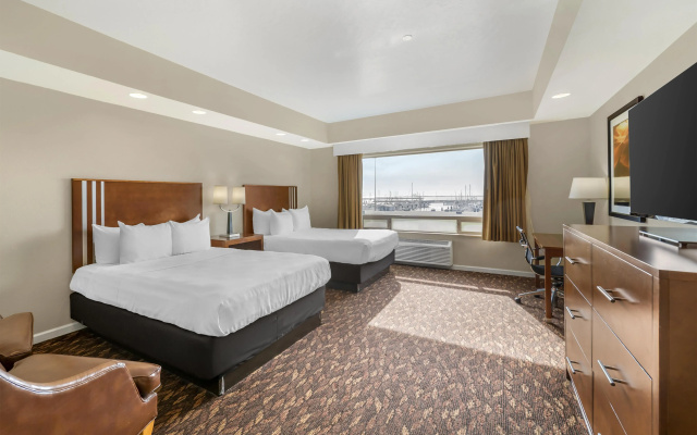 Best Western Plus Northwoods Inn