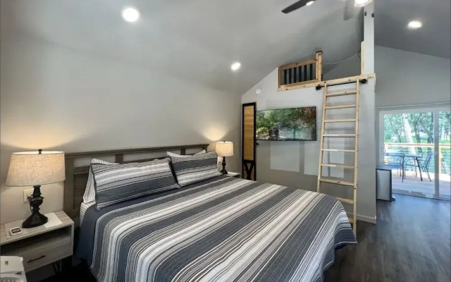 Rogue River Resort