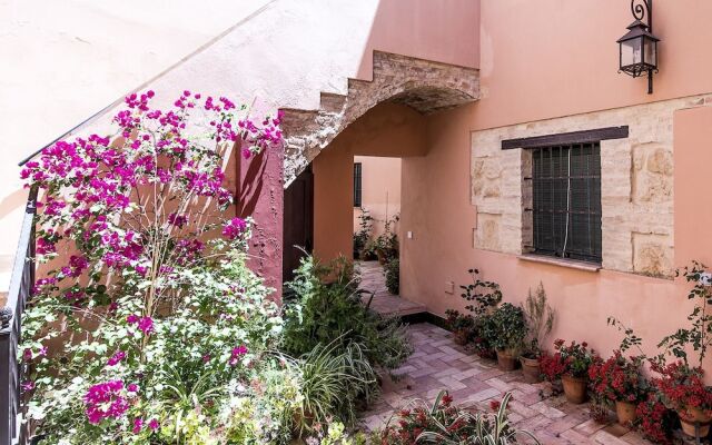 Отель Fabulosa Casa Mudéjar. вид на фасад