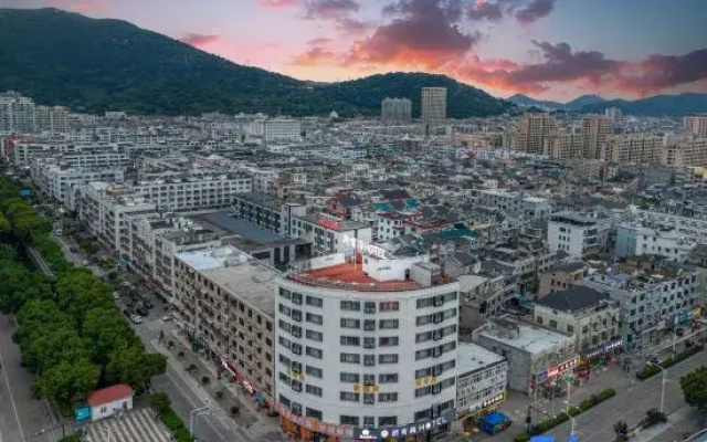 Elephant Mountain Zhejiang has sea Hotel