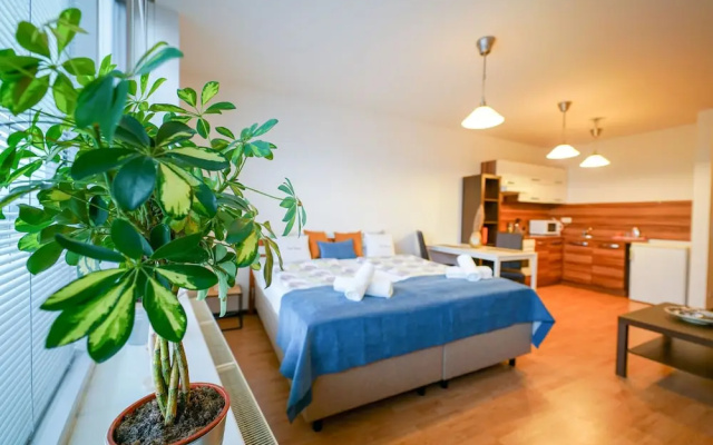 Flora Cozy Apartment by CHORS
