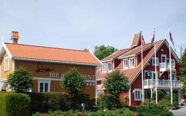 Отель Bie Apartment & Feriesenter Норвегия, Гримстад - отзывы, цены и фото номеров - забронировать отель Bie Apartment & Feriesenter онлайн вид на фасад