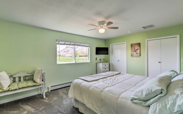 Picturesque Palisade Home: Mt Garfield Views!