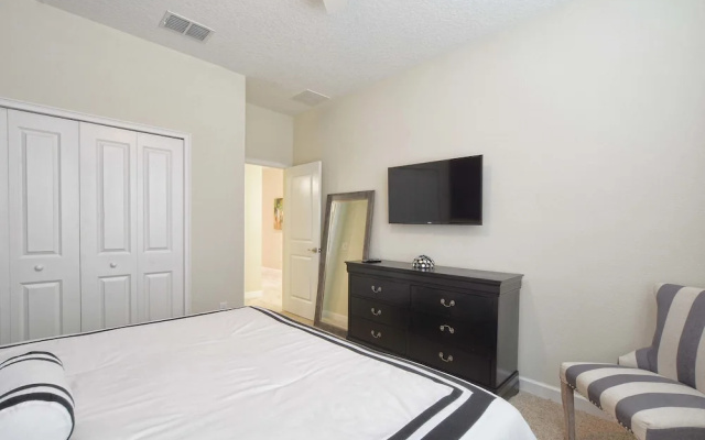 Storey Lake-6 Bedroom Pool Home- 1652ST