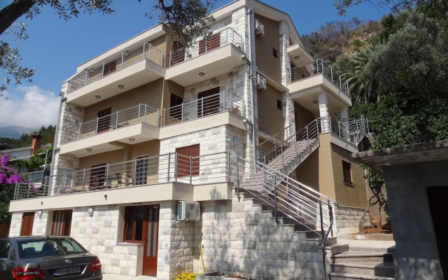 Apartments Bracanovic