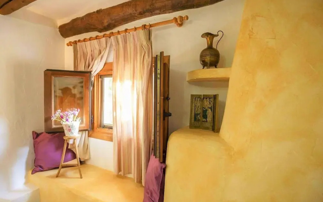 Rustic Mountain Stay, Laroya