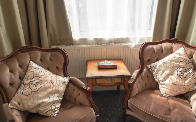 Leaded Light Guest House