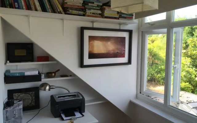 Bright 3 Bedroom Home Near Cowley Road