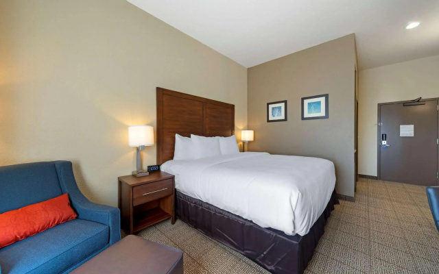 Comfort Inn & Suites Harrah