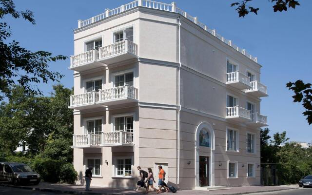 Geneva Resort Hotel вид на фасад