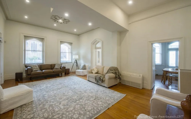 Roxburgh House Apartments