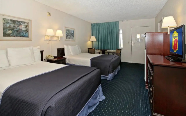 Super 8 by Wyndham Kissimmee