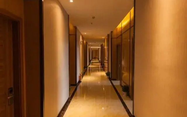 Yanzhou Renyue Hotel