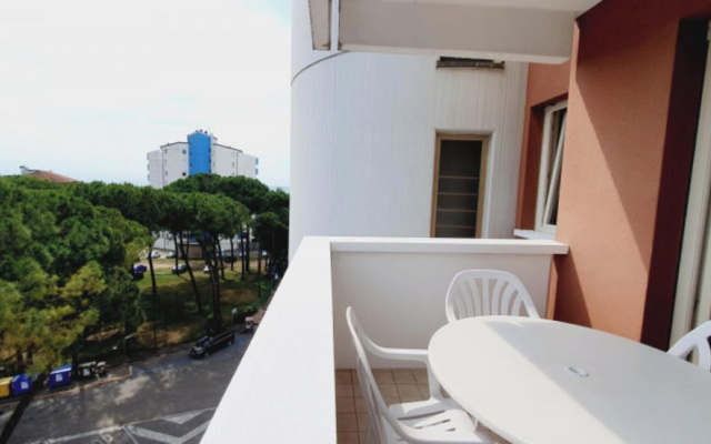 Inviting Apartment Near the Beach