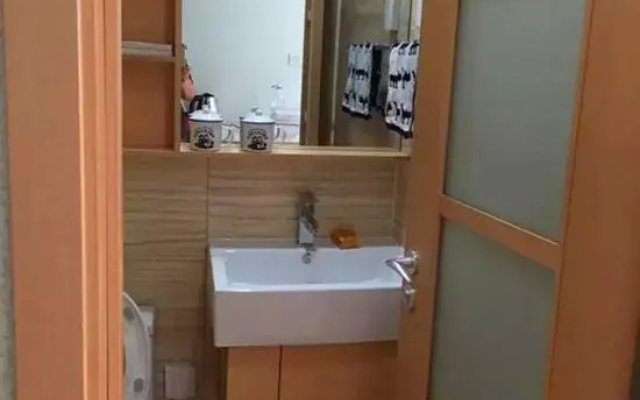 Xinsuihai Seaview Apartment (Yingkou Shanhai Square Vanke Shop)