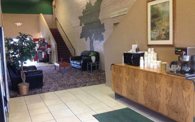 Woodridge Inn and Suites