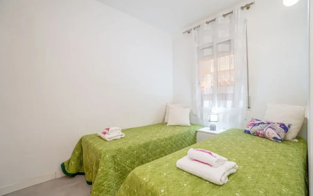 Apartment in Empuriabrava Near Sandy Beach