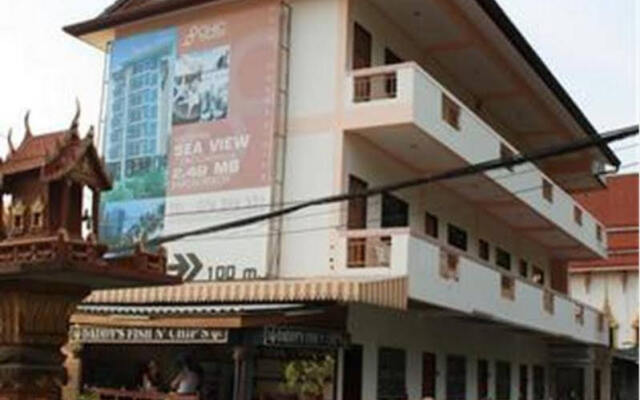 Отель Guesthouse @ Karon вид на фасад