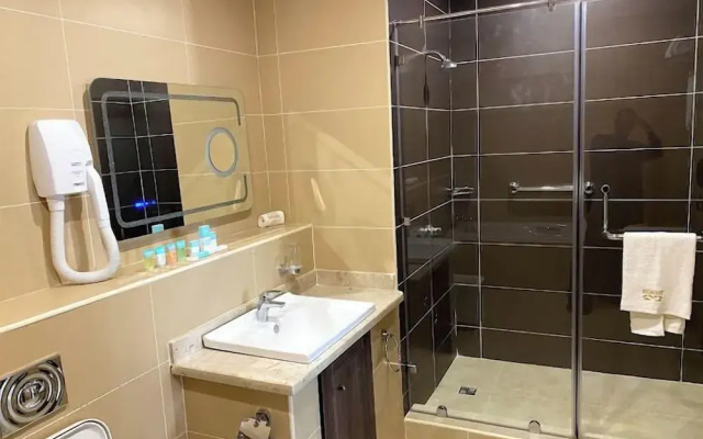 Diamond Hotel and Suites