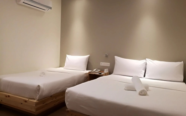 Artisan Eco Hotel