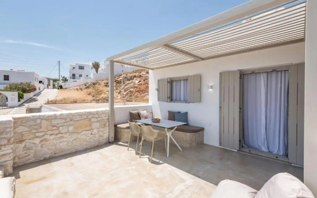 Michael Zeppos Studios, Naousa