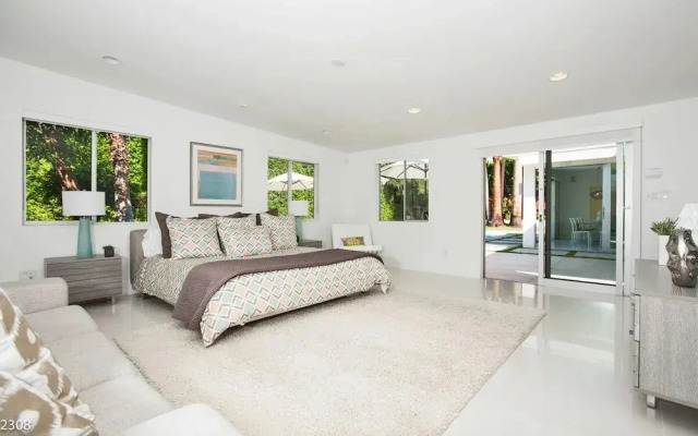 La Paloma Palms