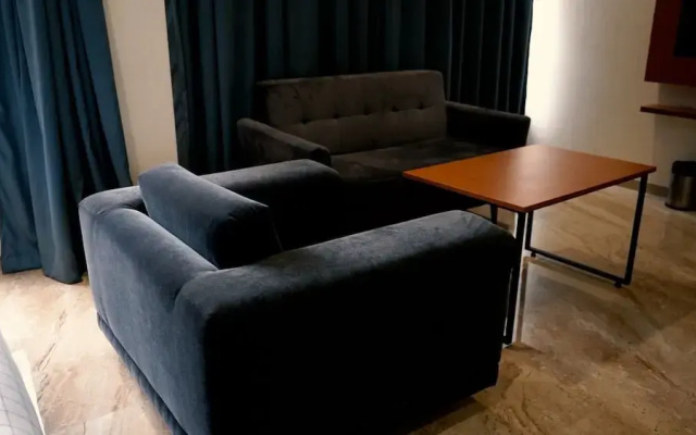 Hotel Radhika