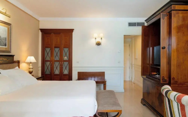 Apartamentos Guadalpin Boutique
