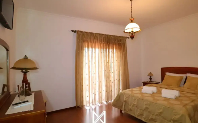 Oliveira Douro House