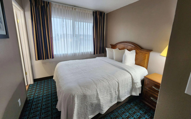 Ramada Bayside Inn & Suites Eureka