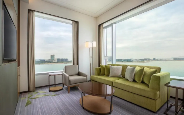 Sheraton Hong Kong Tung Chung Hotel
