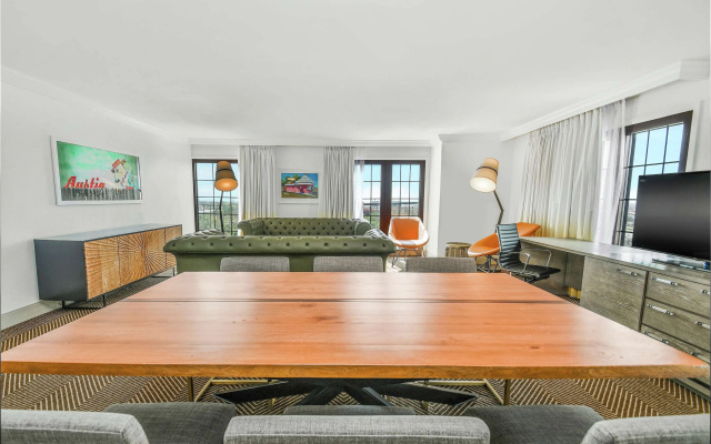 DoubleTree by Hilton Austin