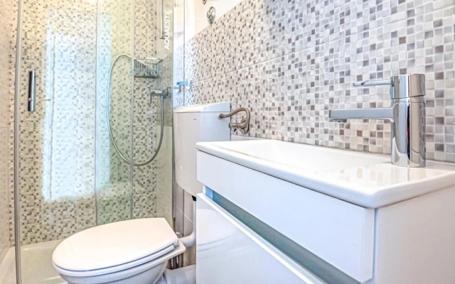 Beautiful Apartment in Rogoznica With Wifi and 1 Bedrooms