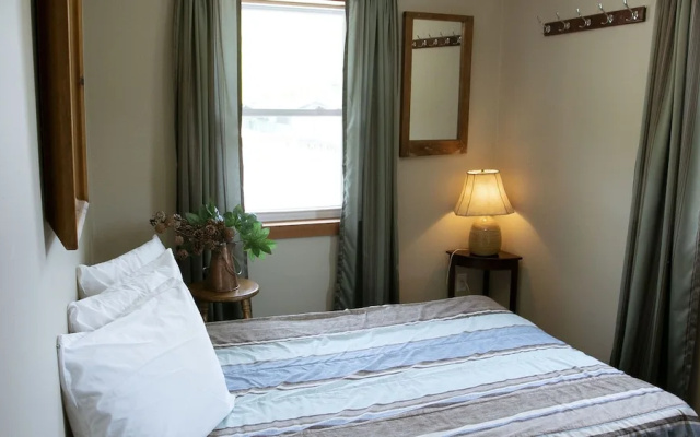 4 Bedroom Apartment near Blue Mountain Village, Private Beach Access, BBQ, Petfriendly